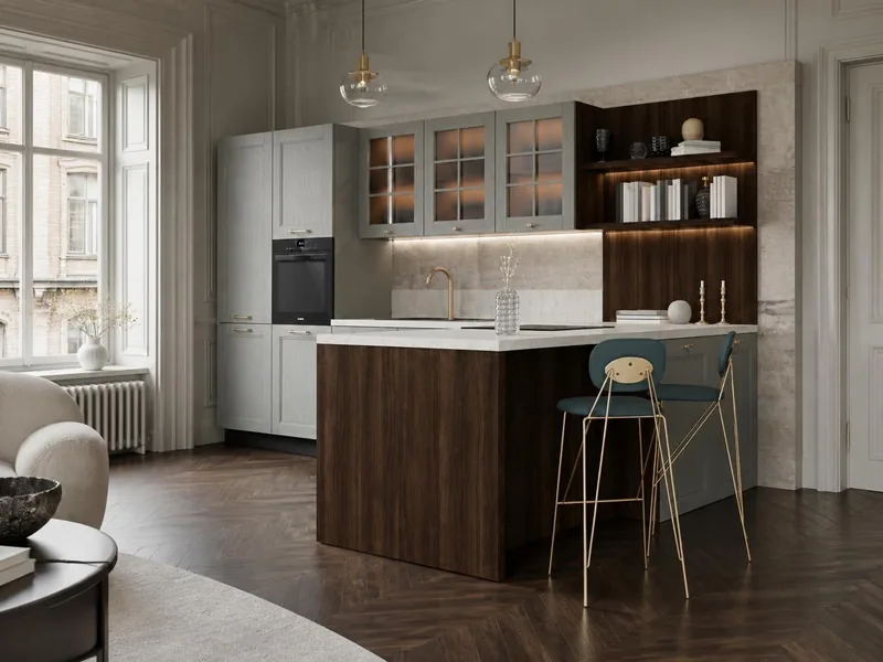 Cuisine Vetro : péninsule décor noyer, façades laquées mates gris fer, vitrines éclairées, plan en quartz ; électroménager en option